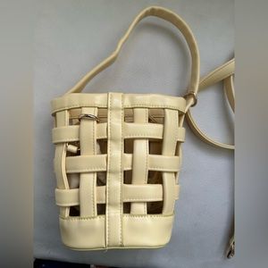Woven basket purse